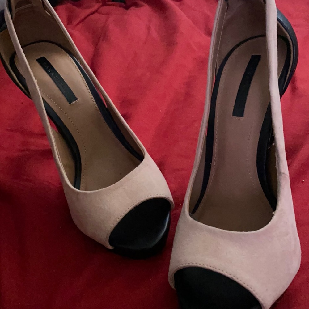 Good shoes for events, pretty color cream hope you like it